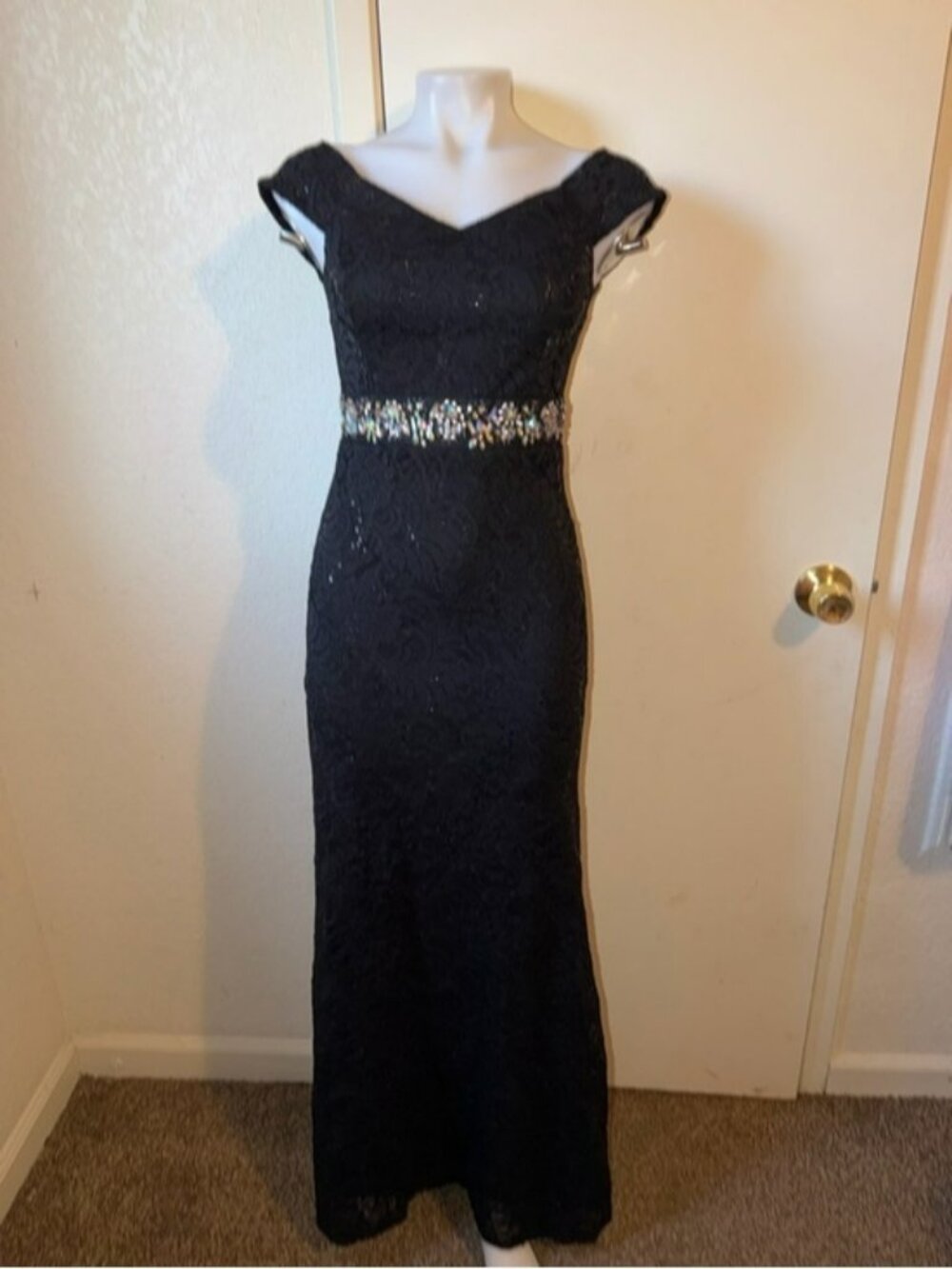Elegant Black Lace Maxi Dress with Beaded Waist